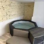 Casa vacanze Maison 6 Ch Avec Jacuzzi Hyper Centre Terrasse Bourgoin-Jallieu