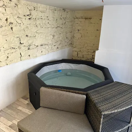 Сasa de vacaciones Maison 6 Ch Avec Jacuzzi Hyper Centre Terrasse Bourgoin-Jallieu